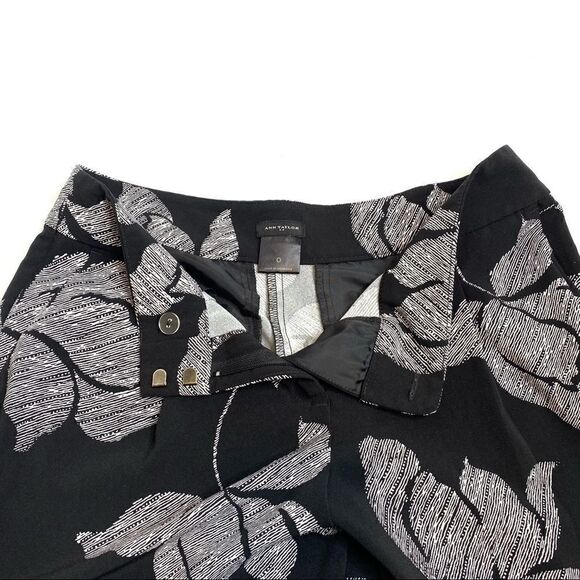 Ann Taylor factory black and white floral shorts size 0 - Picture 15 of 16